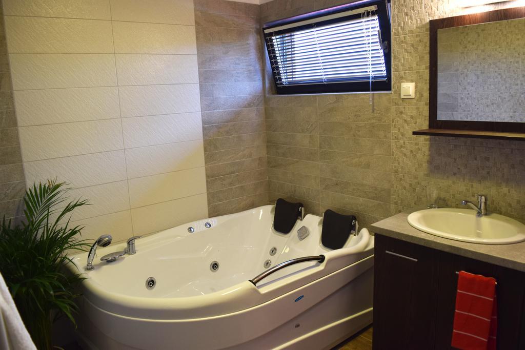 Sanderson Apartments เมียร์คูรา-ชุค ภายนอก รูปภาพ