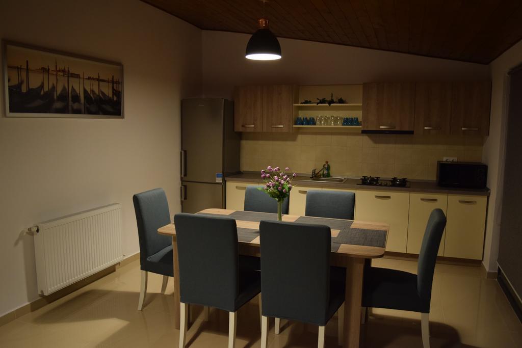 Sanderson Apartments เมียร์คูรา-ชุค ภายนอก รูปภาพ